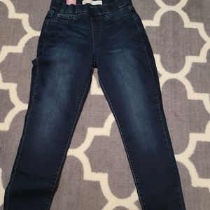 Levi's signature skinny jean